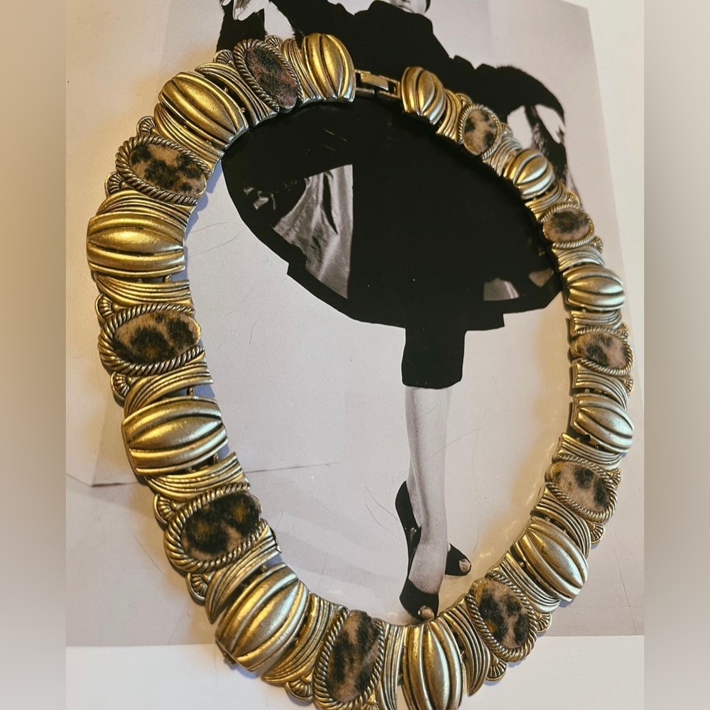Beautiful textured collar necklace
